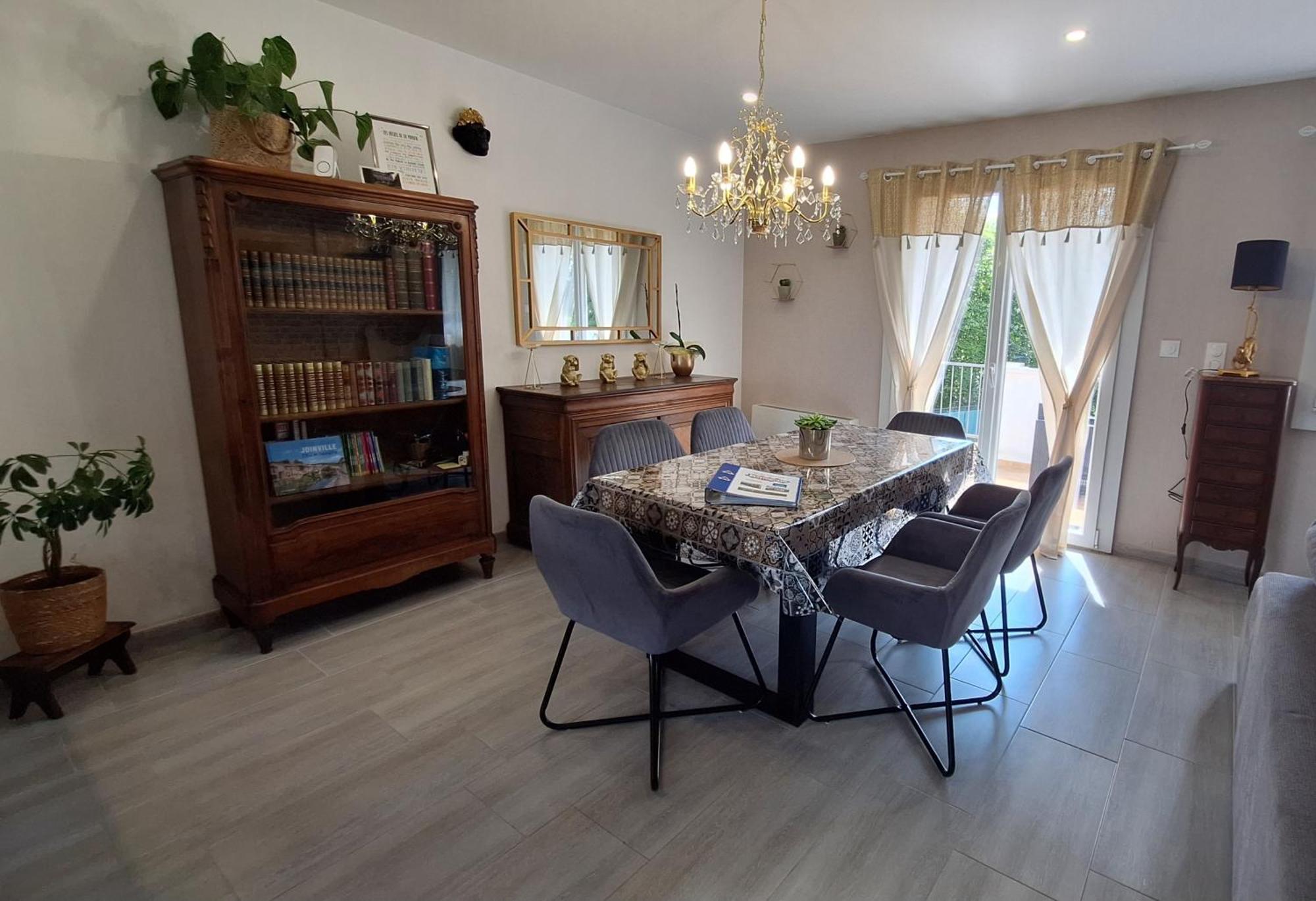 Agreable Maison Avec Jardin A Joinville Exterior photo